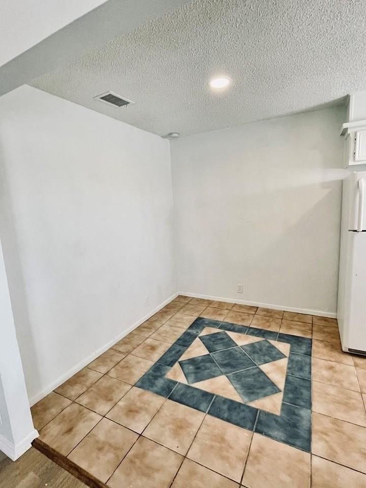 1203 Redwood Dr Apt C #C - Photo 5 of 17