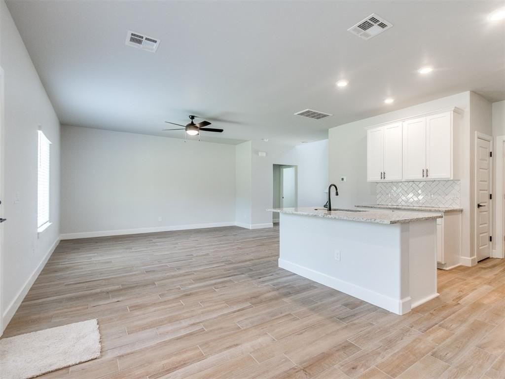 2379 Clubhouse Dr - Photo 5 of 23