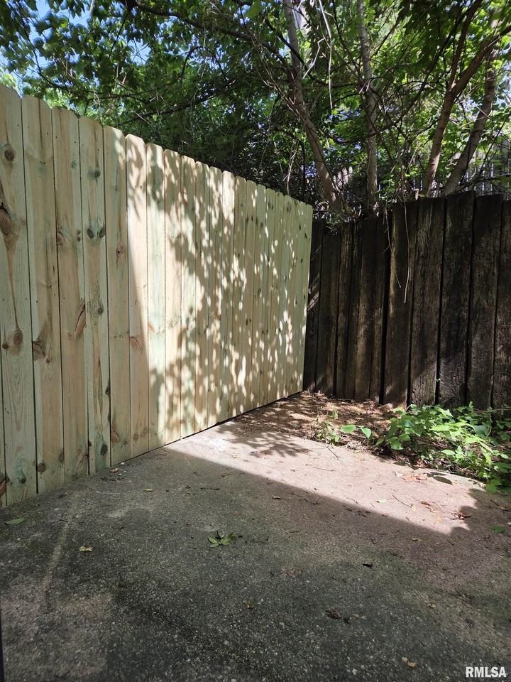 1339 W Jeth Ct - Photo 7 of 11