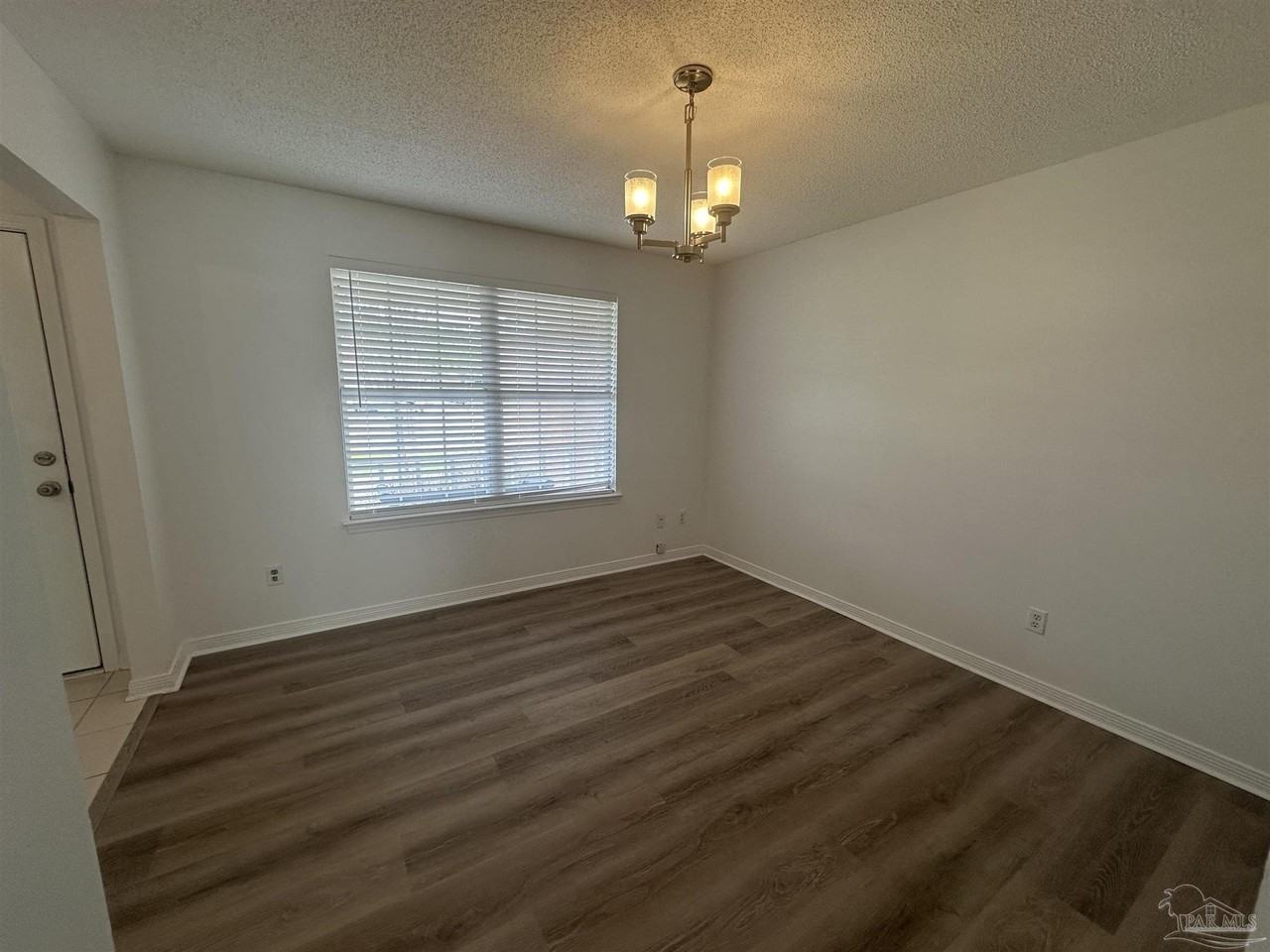541 Batten Blvd - Photo 3 of 28