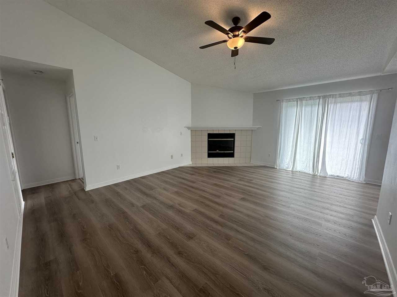 541 Batten Blvd - Photo 5 of 28