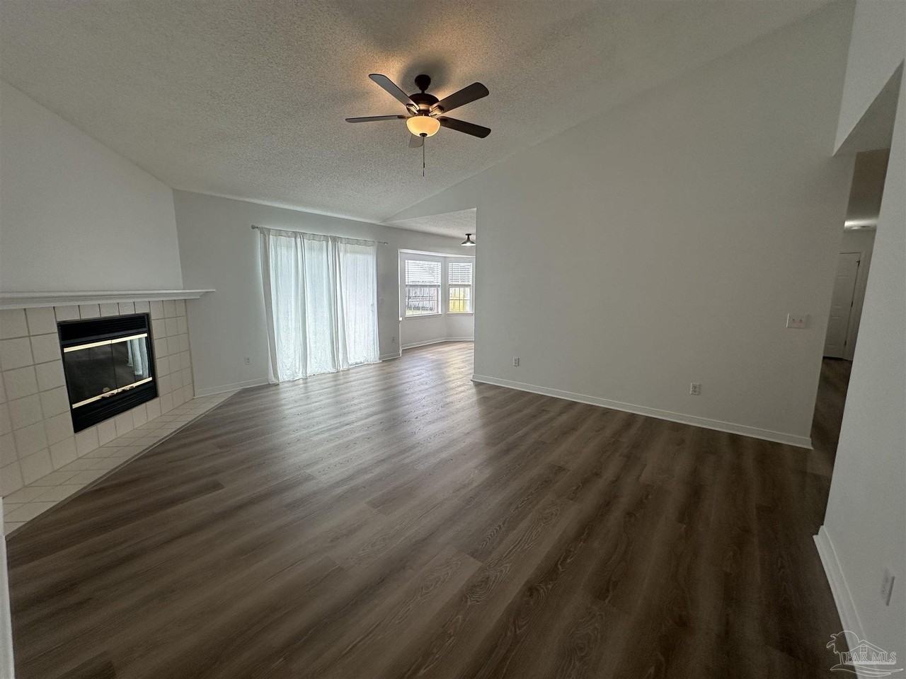 541 Batten Blvd - Photo 6 of 28