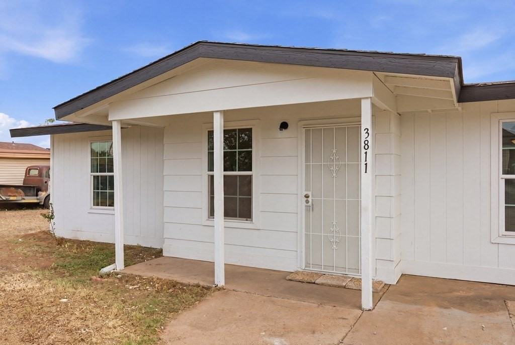 3811 Cedar Spring Dr - Photo 3 of 22