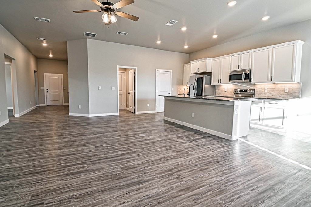6733 Blue Sky St - Photo 6 of 33