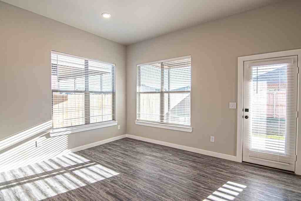 6733 Blue Sky St - Photo 7 of 33