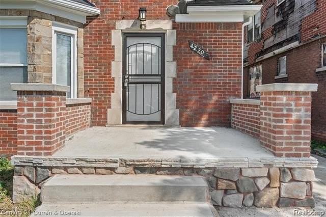 4220 Webb St - Photo 2 of 19
