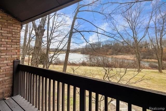 2185 Rhine Rd - Photo 7 of 37