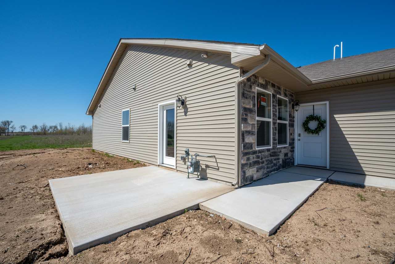 600 Mckay Way #1 - Photo 4 of 12