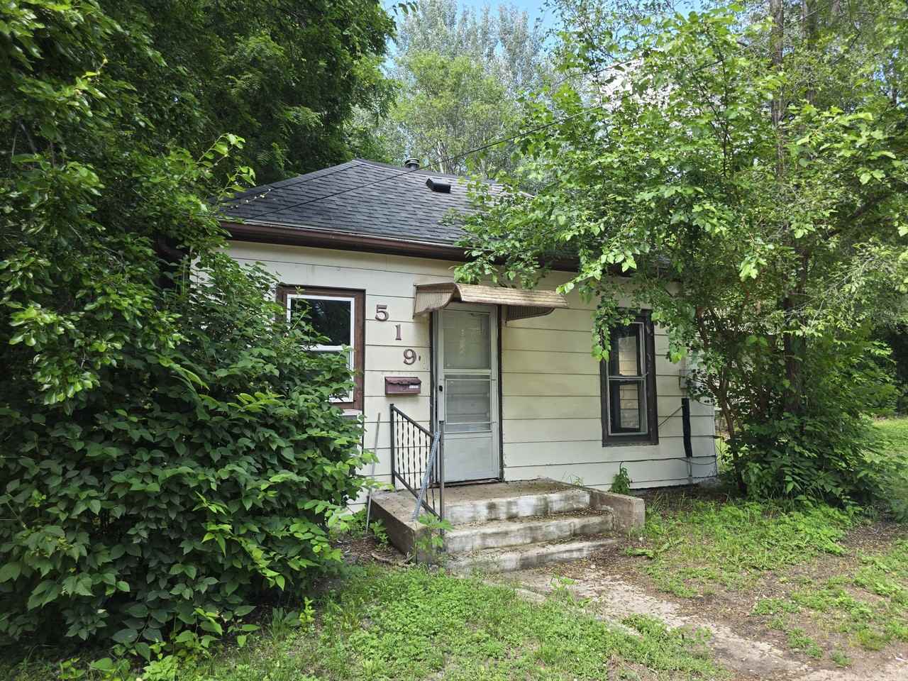 519 Adams St #1