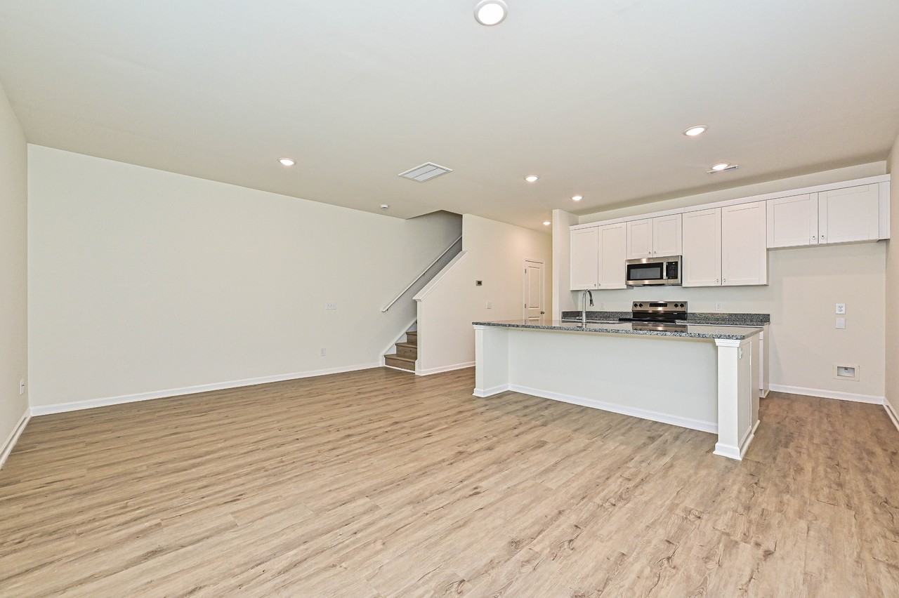 1725 East Cloaninger Avenueunit A #1 - Photo 6 of 23
