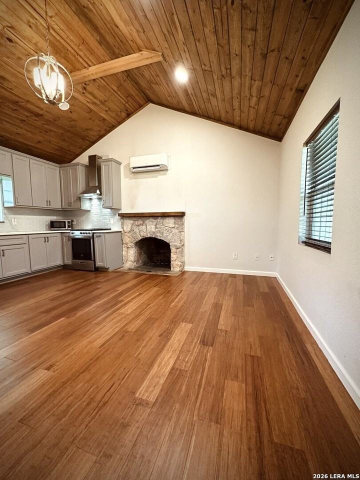17803 Hilltop Dr - Photo 5 of 23