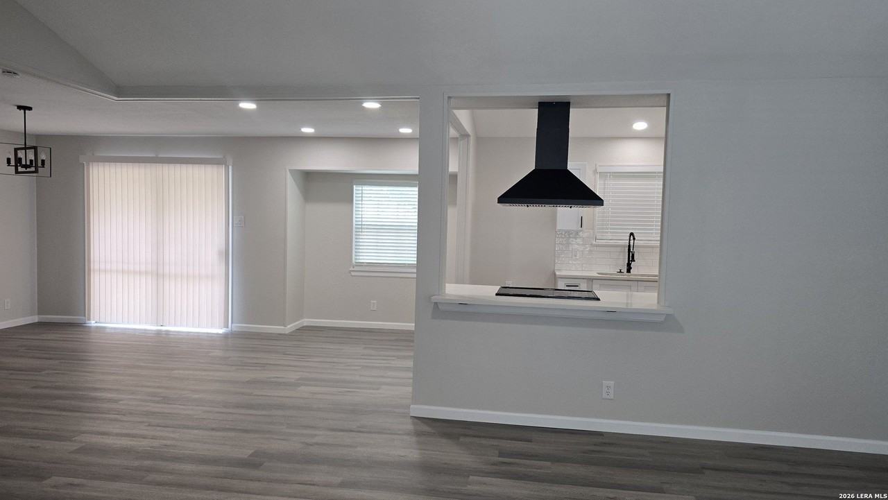 4811 Village Vw - Photo 5 of 14