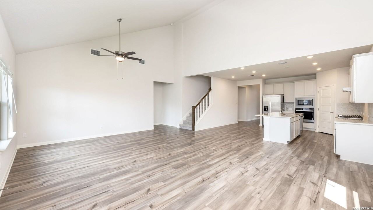 10226 Juniper Oaks - Photo 5 of 22