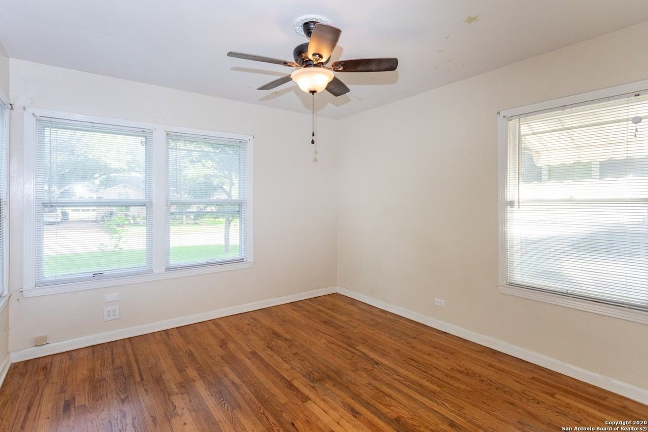 349 Irvington Dr - Photo 7 of 12
