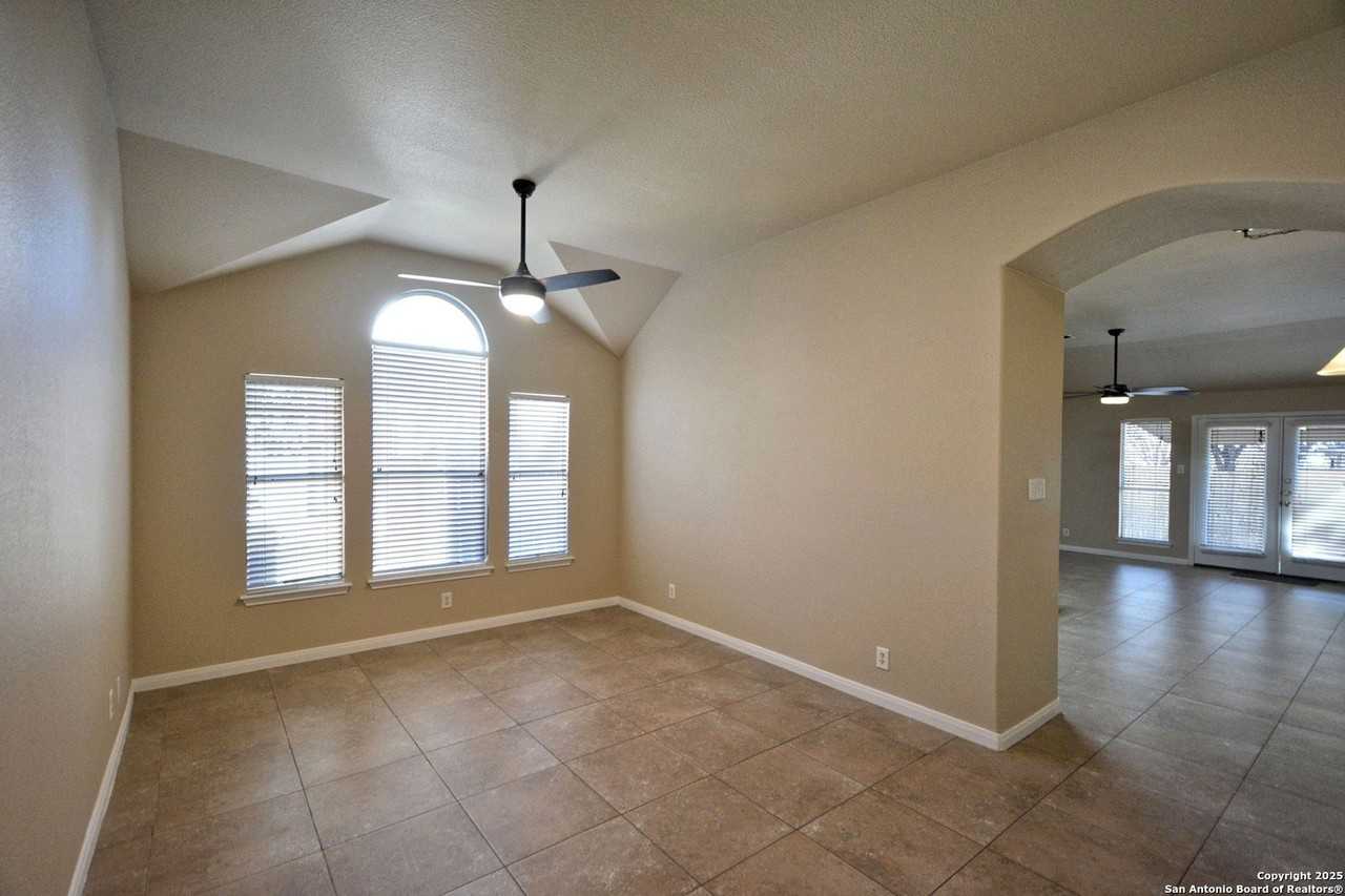 2119 Hidden Mdw - Photo 4 of 47