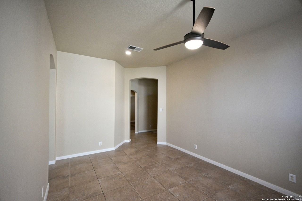 2119 Hidden Mdw - Photo 7 of 47