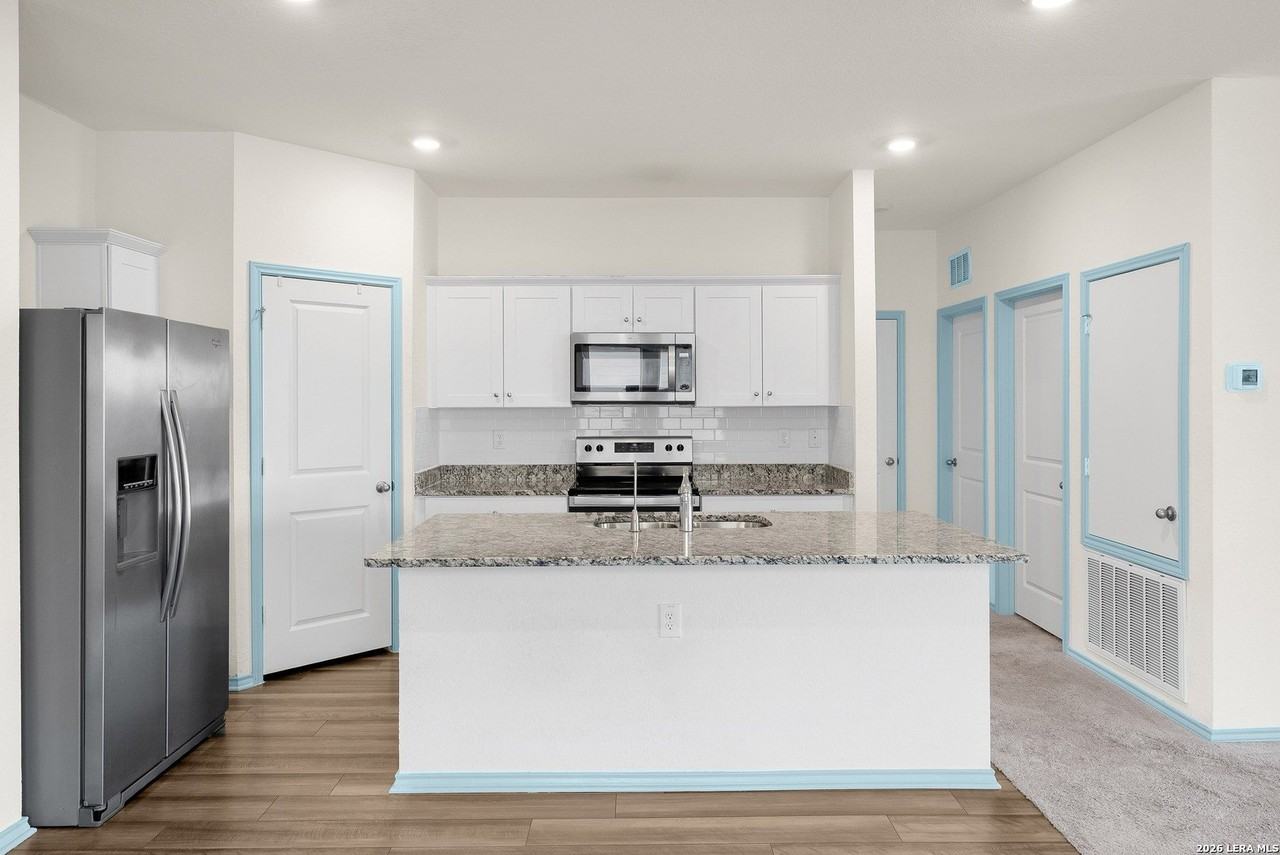 5010 Jovian - Photo 6 of 18