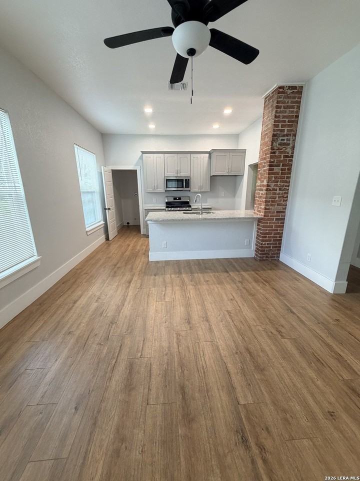 439 Dunning Ave - Photo 3 of 12