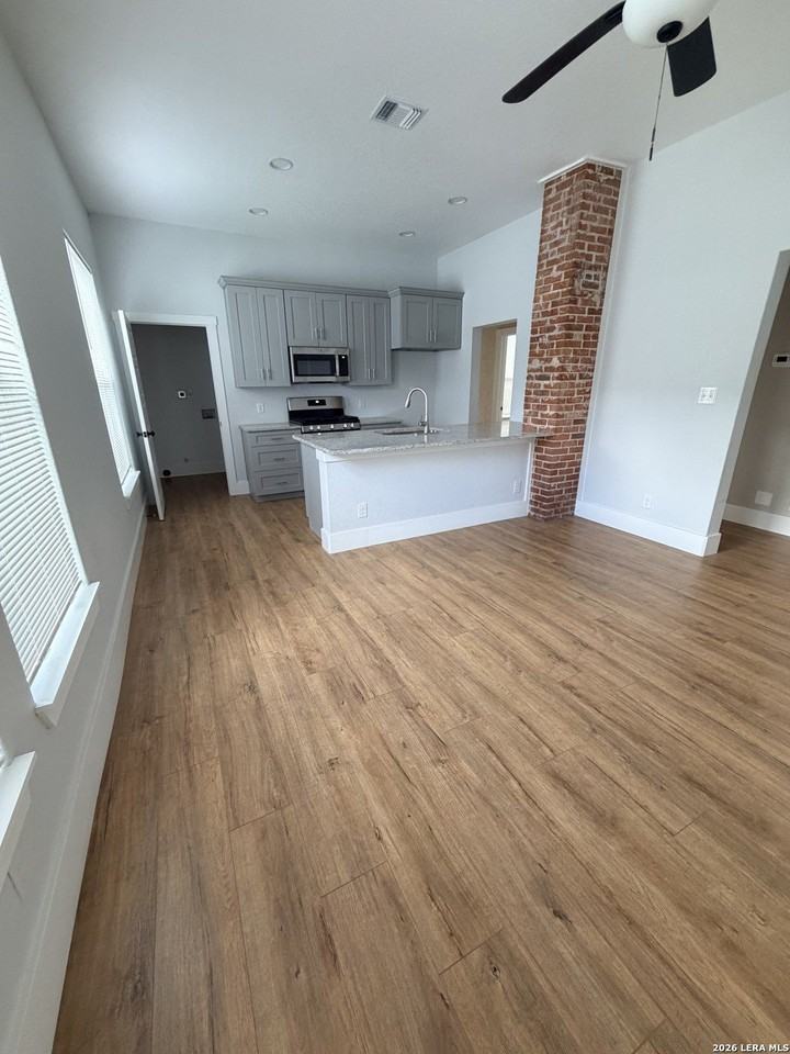439 Dunning Ave - Photo 4 of 12