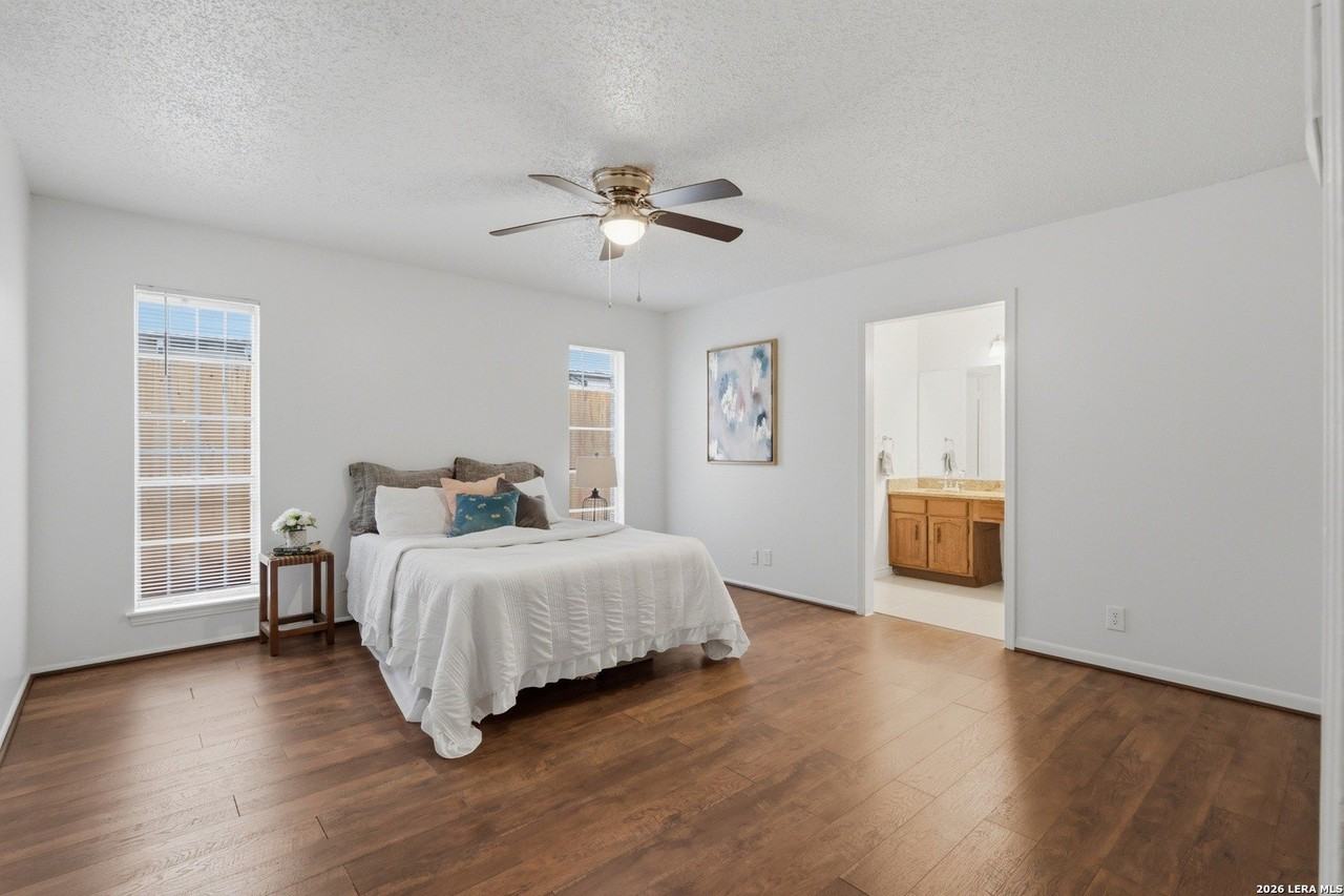 6722 Lake Cliff St - Photo 5 of 38