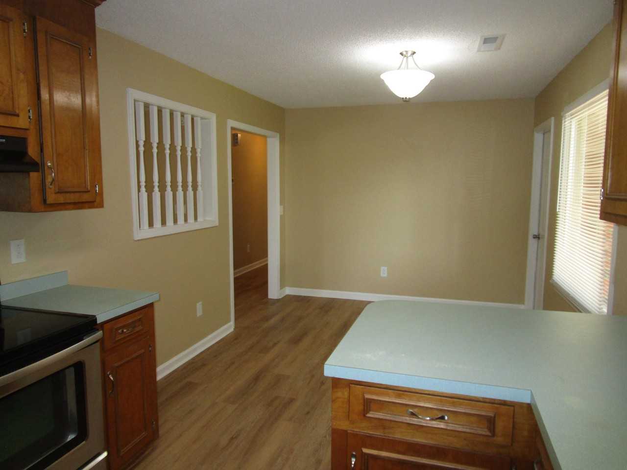 1320 Race Track Rd - Photo 3 of 18