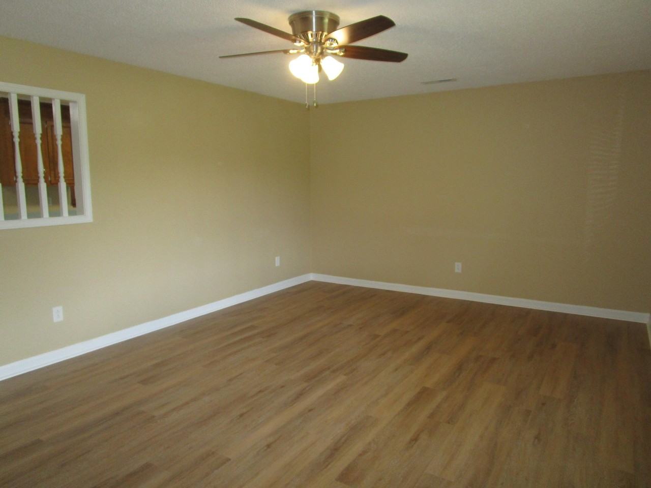 1320 Race Track Rd - Photo 7 of 18