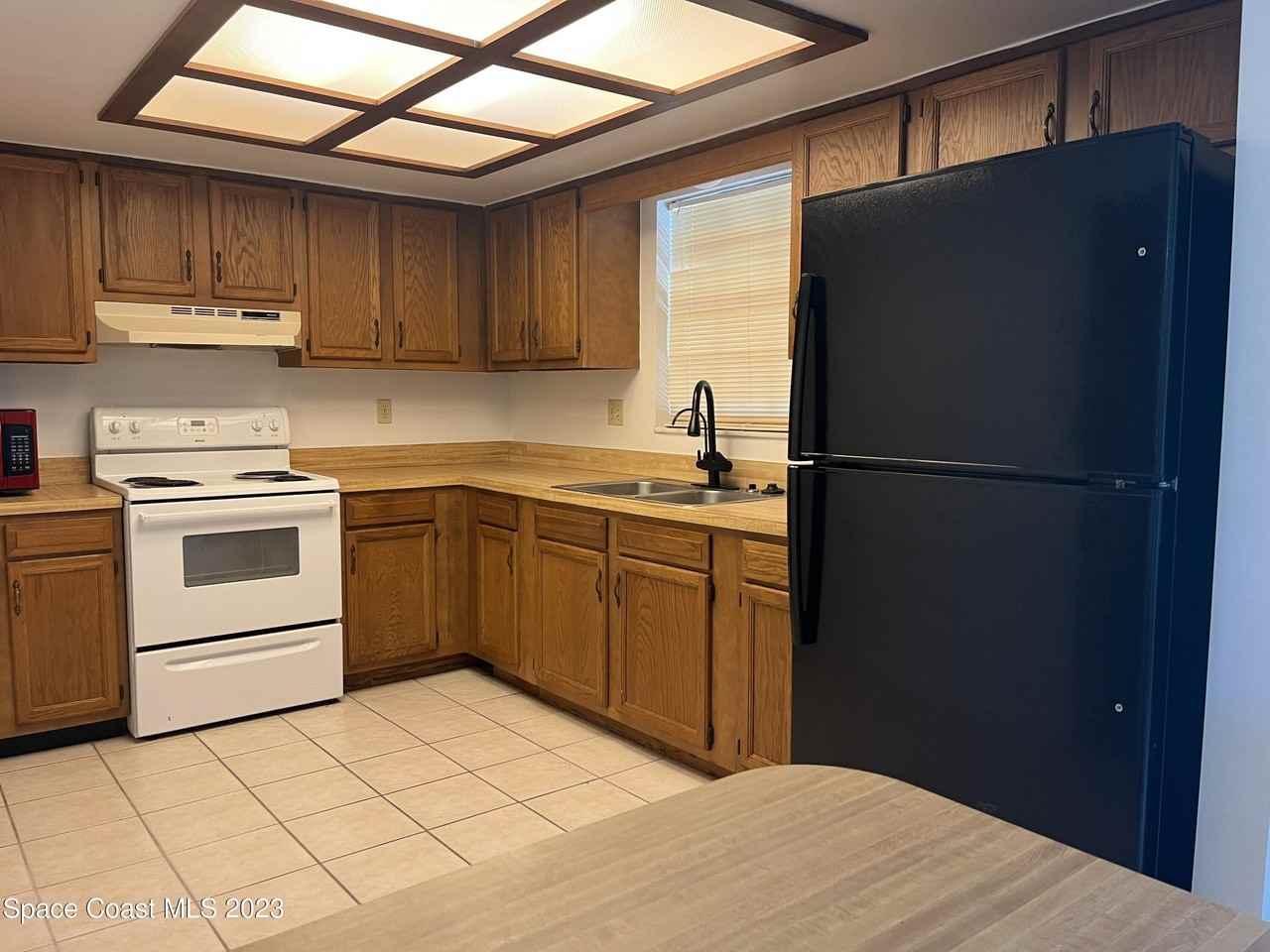 814 Poinciana St - Photo 3 of 8