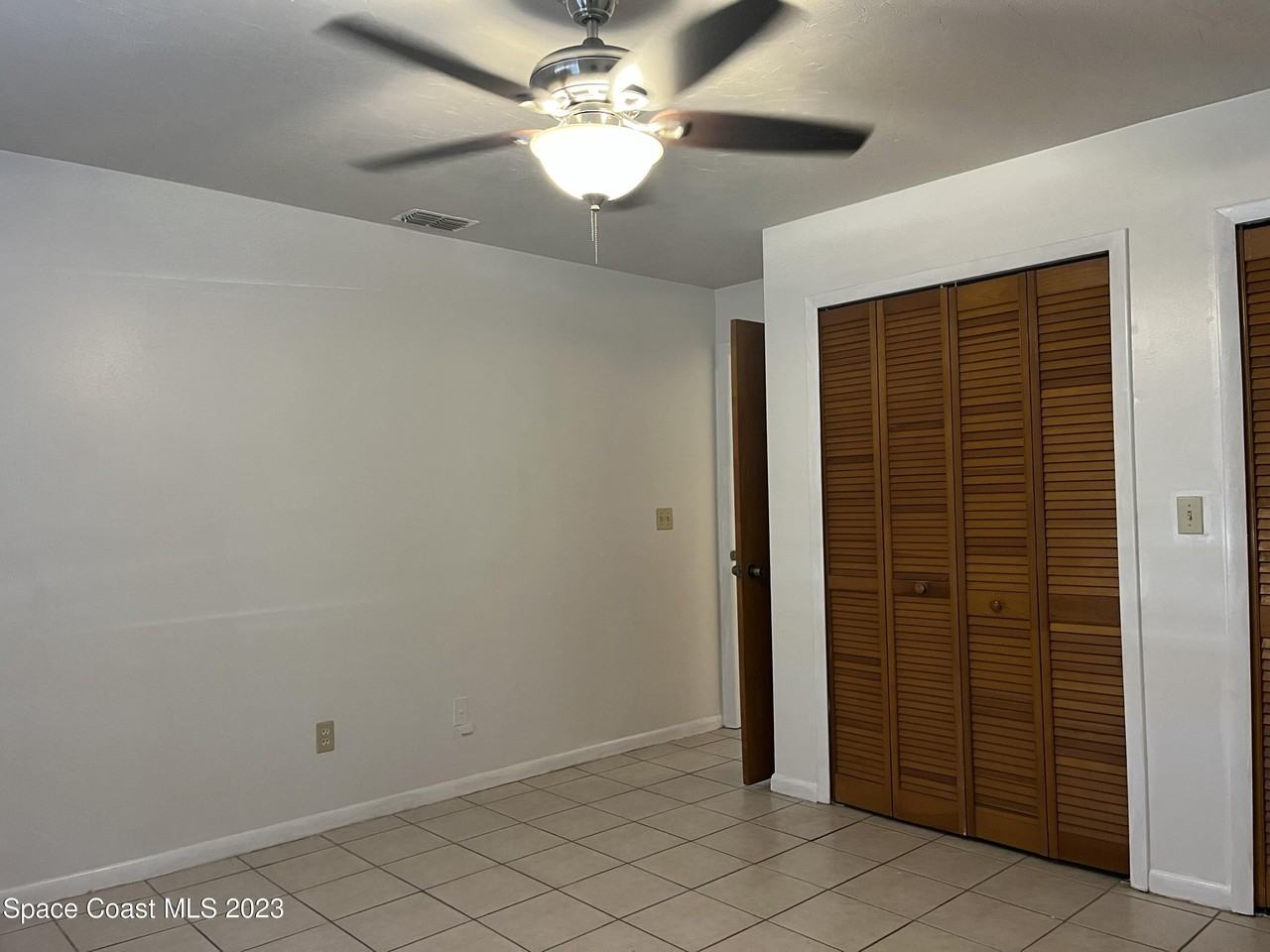 814 Poinciana St - Photo 4 of 8