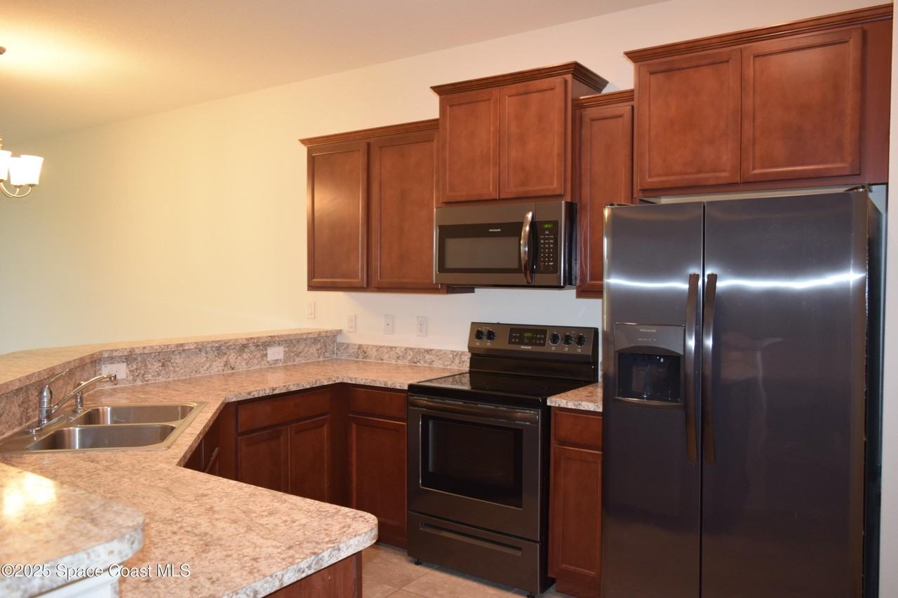 620 Remington Green Dr Se #103 - Photo 5 of 29