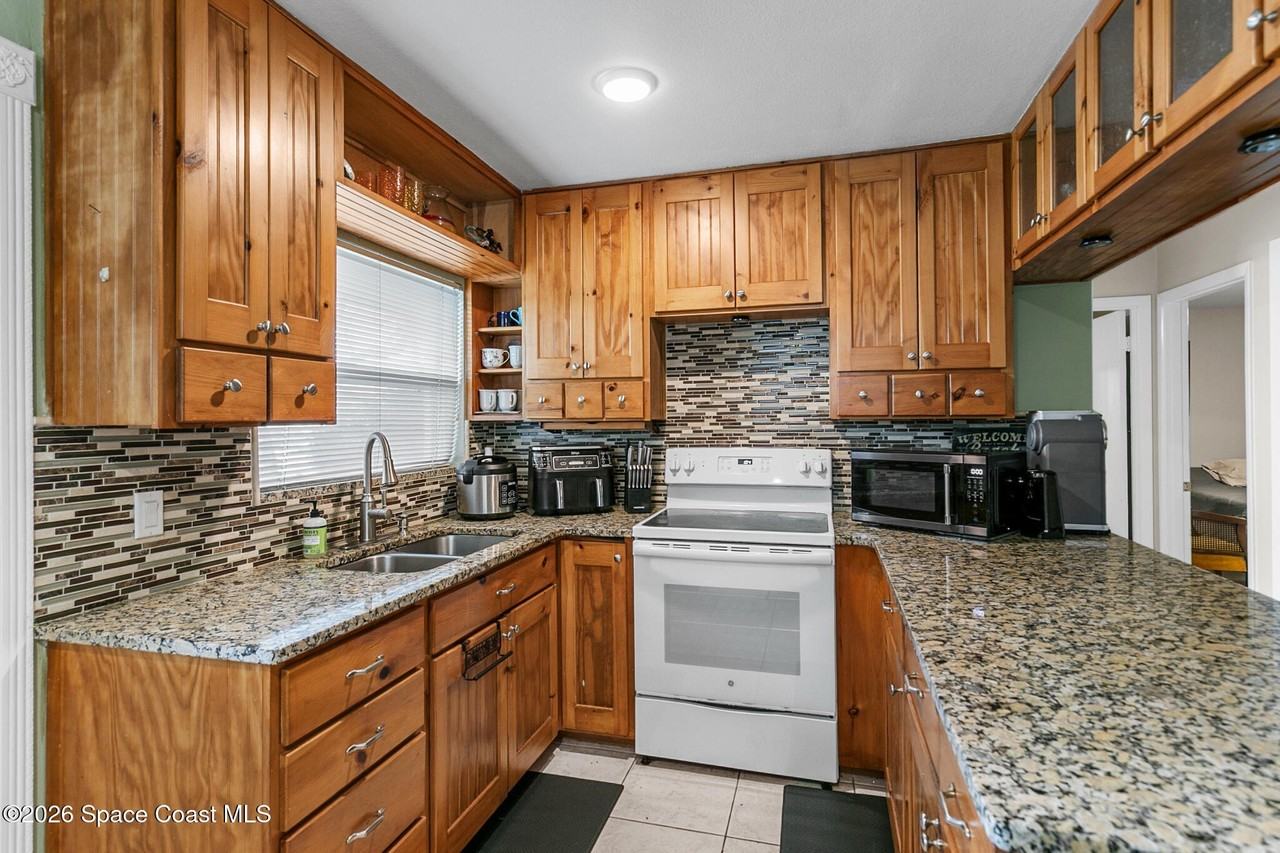 714 Catalina Rd #17 - Photo 6 of 39