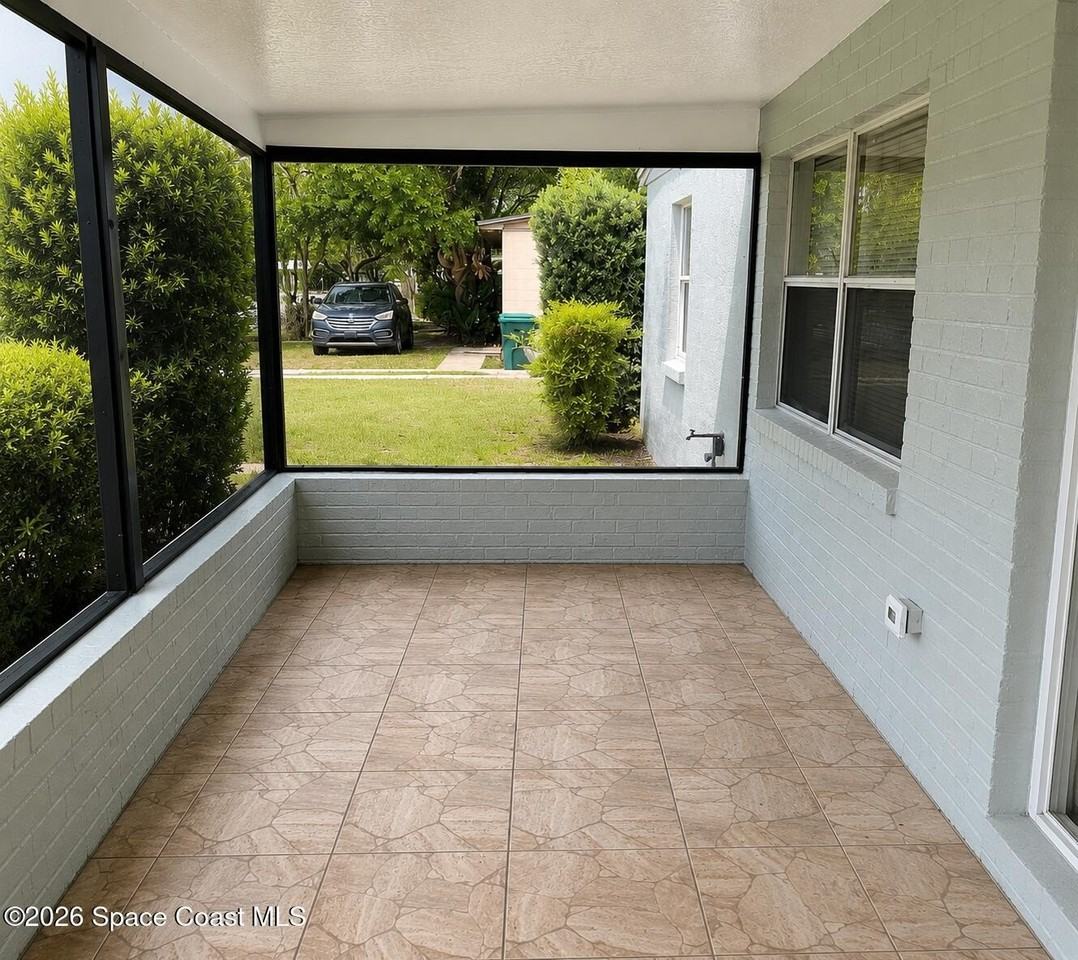 2839 Colbert Cir - Photo 2 of 27