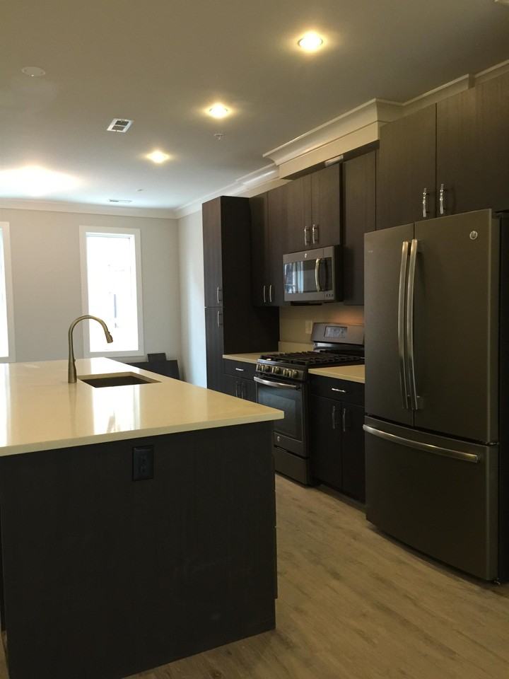 906 N Buchanan St #906 - Photo 3 of 25