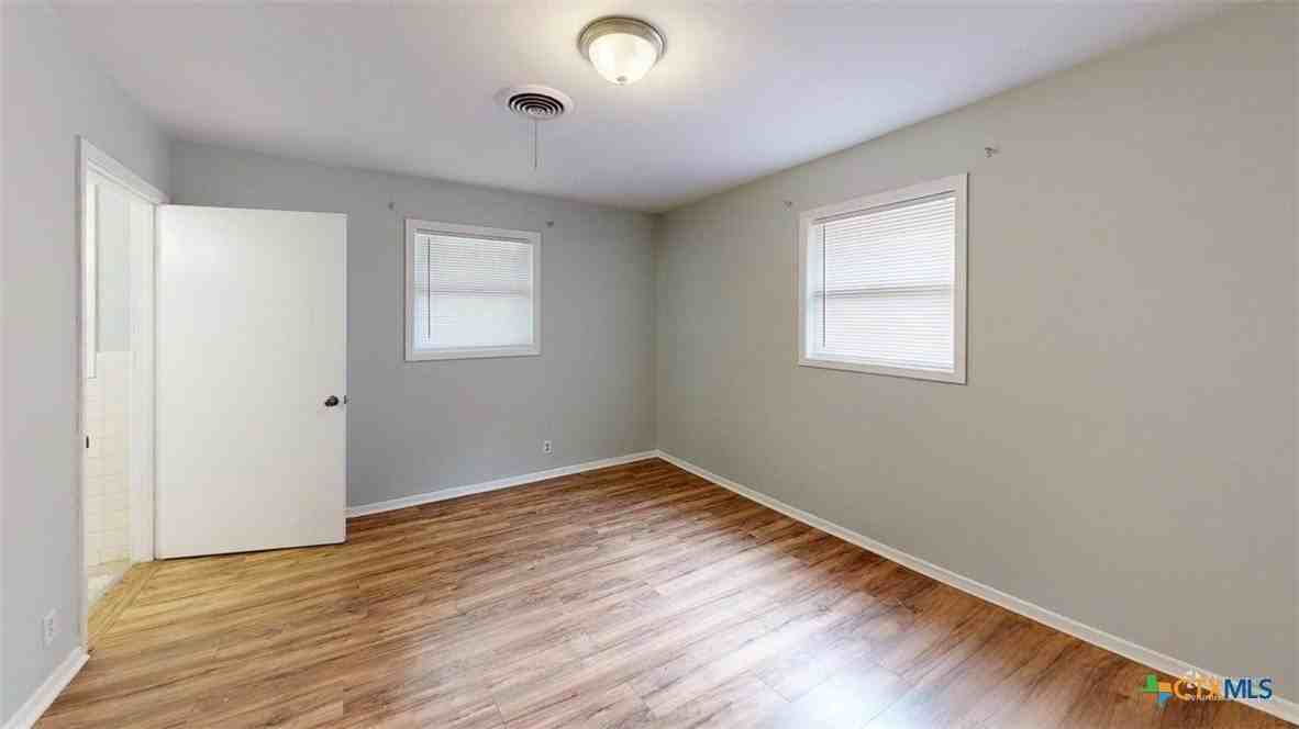 1613 Avalon Rd - Photo 3 of 31