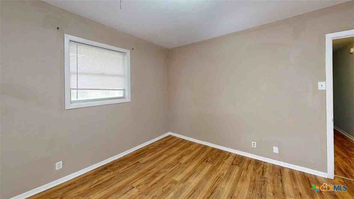 1613 Avalon Rd - Photo 6 of 31