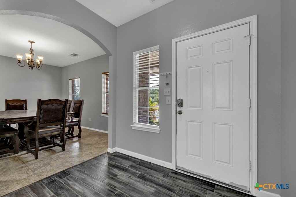 400 Summer Dr - Photo 6 of 31