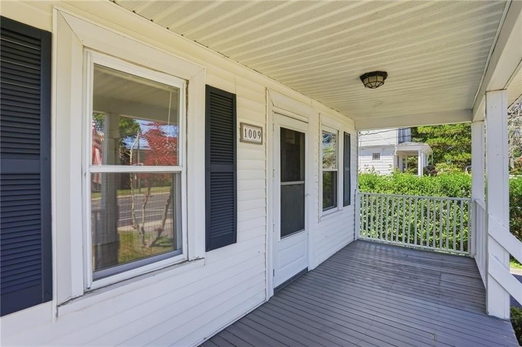 1009 Willett Ave - Photo 5 of 21