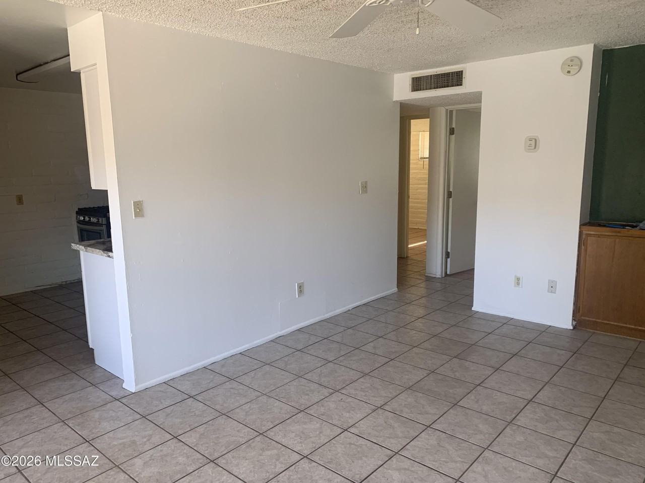 3241 E Monte Vista Dr - Photo 5 of 19