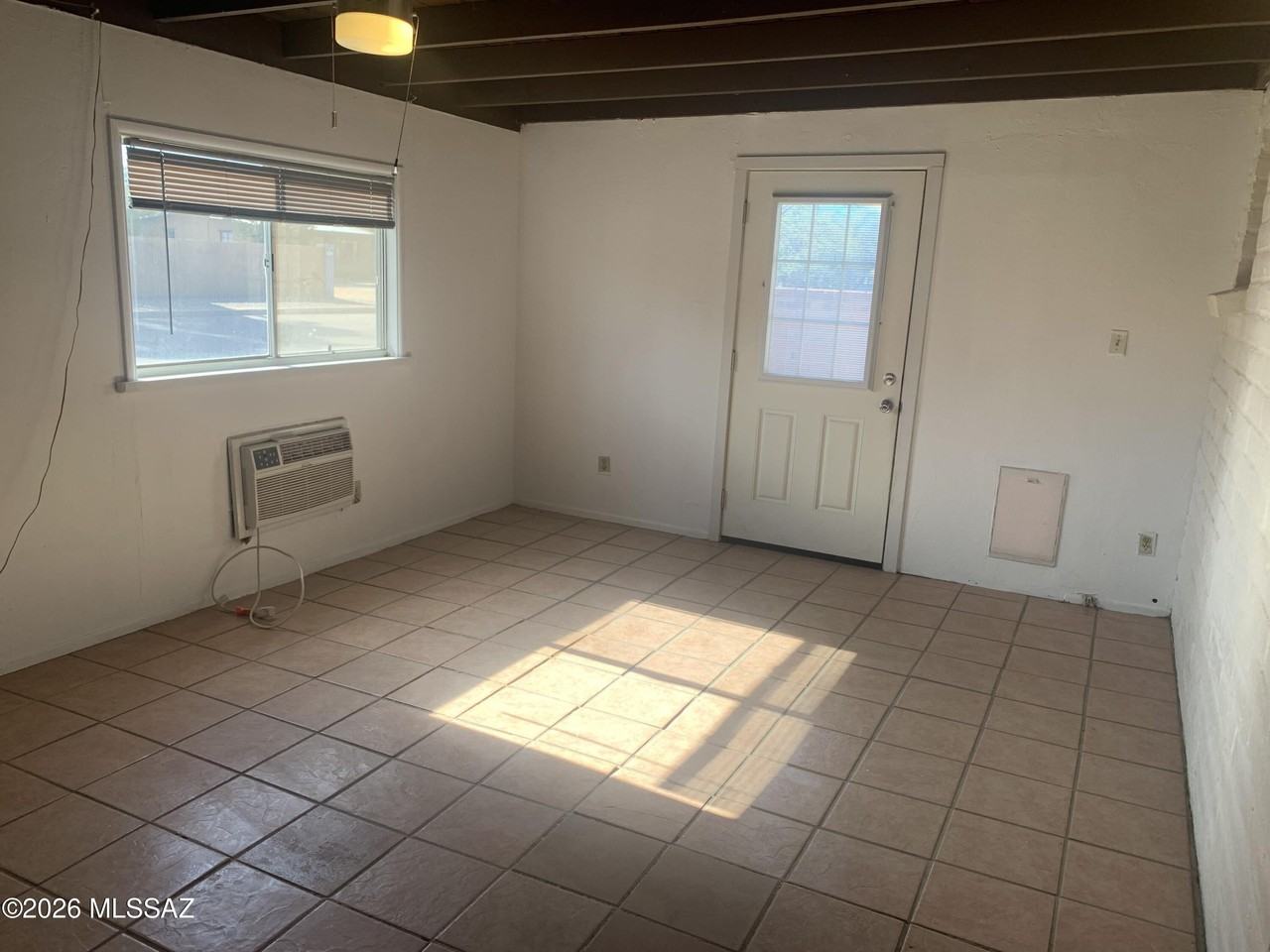 3241 E Monte Vista Dr - Photo 7 of 19
