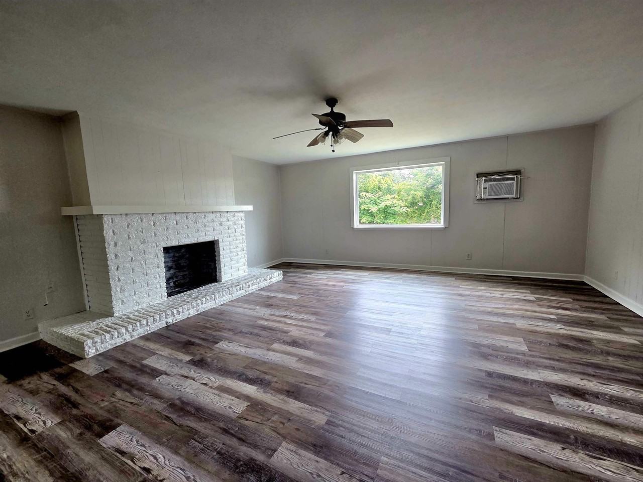 404 Puckett Rd - Photo 7 of 22