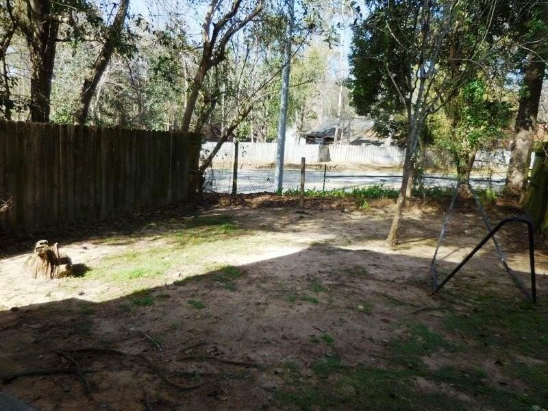 2304 Claremont Ln - Photo 5 of 5