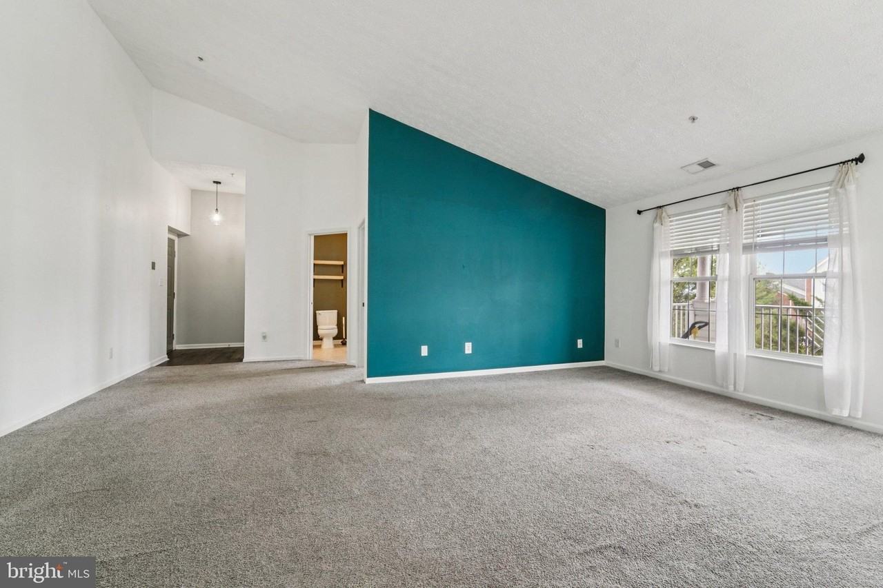 2444 Blue Spring Ct #303 - Photo 6 of 24