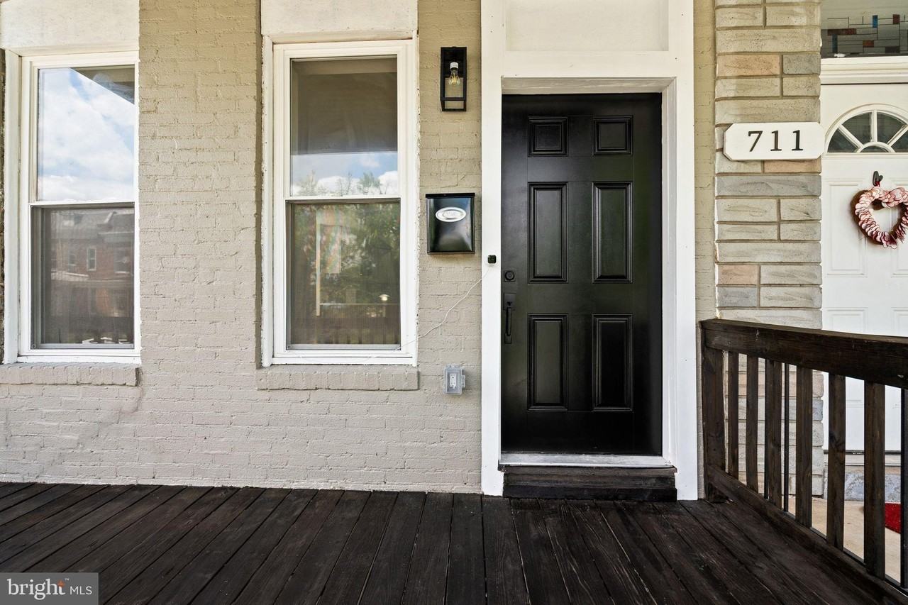 711 1/2 Mccabe Ave - Photo 4 of 33