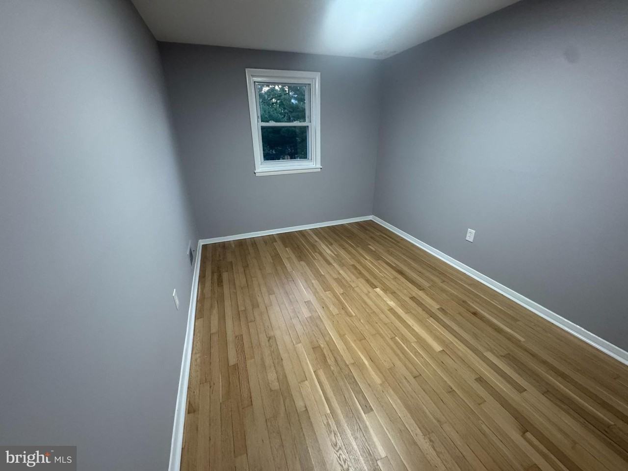 1022 Foxwood Ln - Photo 4 of 9