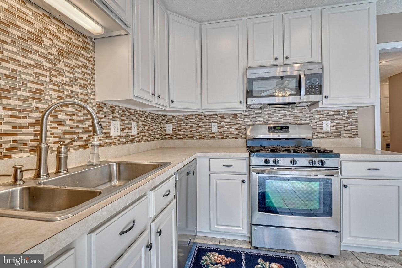 206 Colgate Dr - Photo 3 of 35