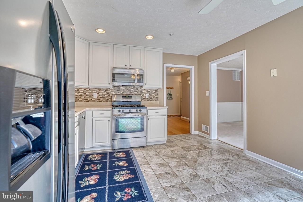 206 Colgate Dr - Photo 4 of 35