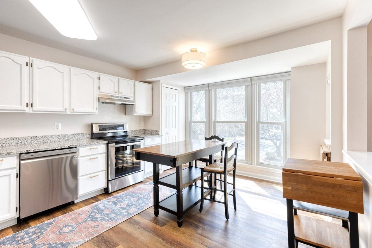 5933 Cedar Fern Ct - Photo 5 of 18