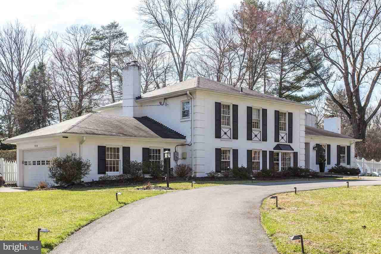 7510 Shadywood Rd - Photo 2 of 39