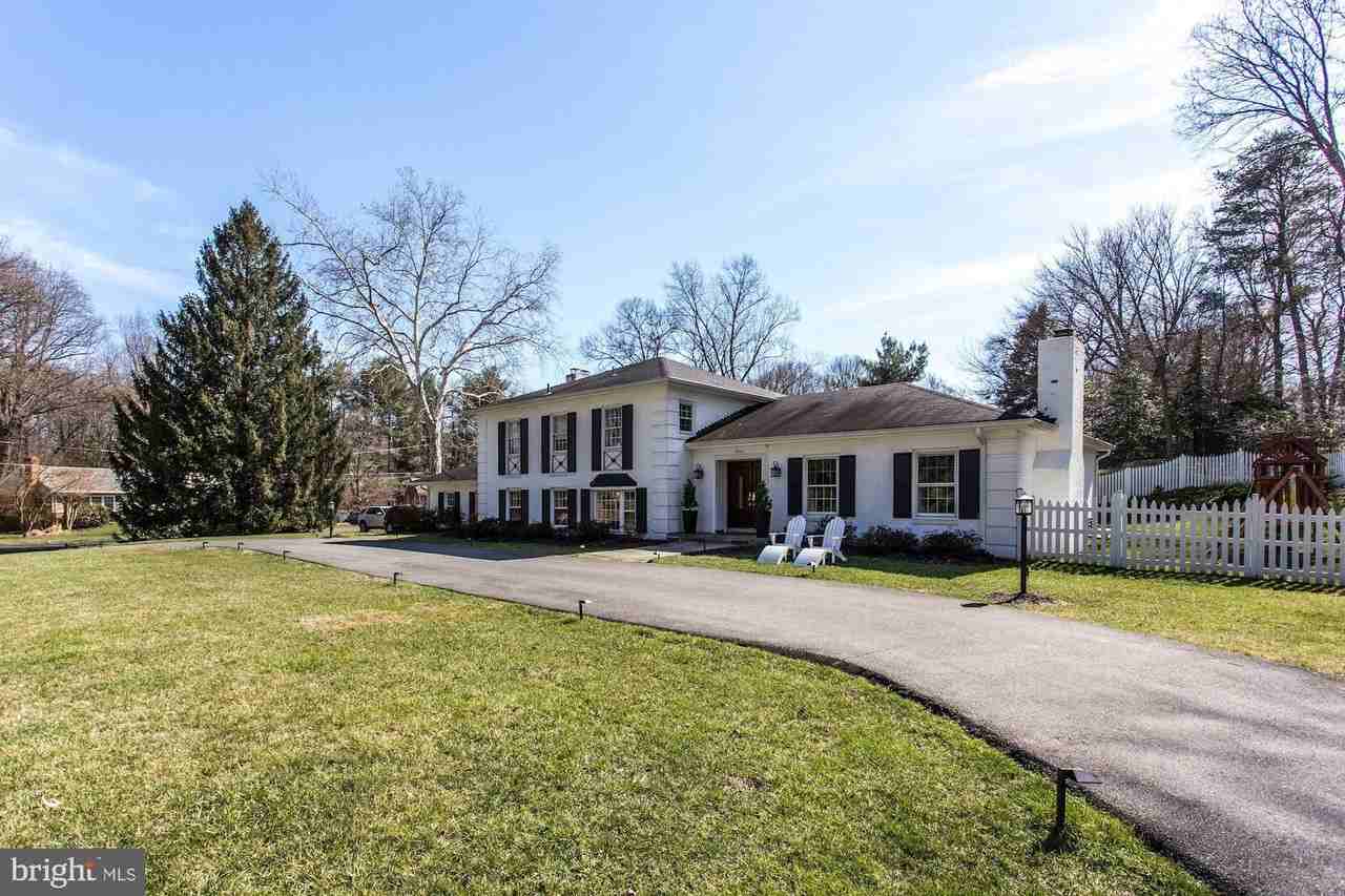 7510 Shadywood Rd - Photo 3 of 39