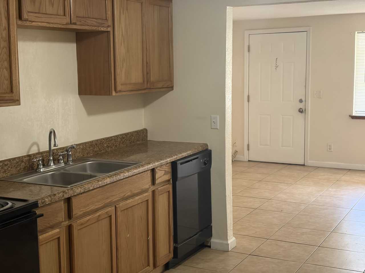 10308 Angel Ct - Photo 3 of 8