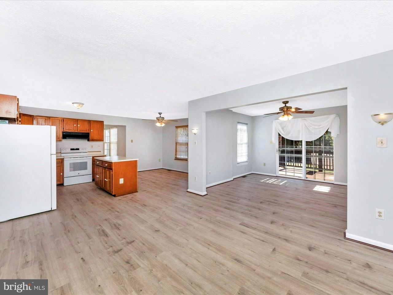 408 Willow Hill Ct - Photo 2 of 50